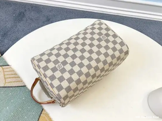 Aaa replica bags TOILETRY BAG LOUIS VUITTON 0524